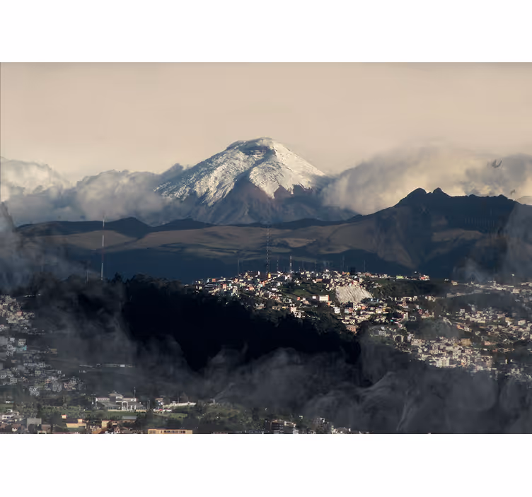 Tapisserie montagne vue sur les montagnes enneigées - TenStickers