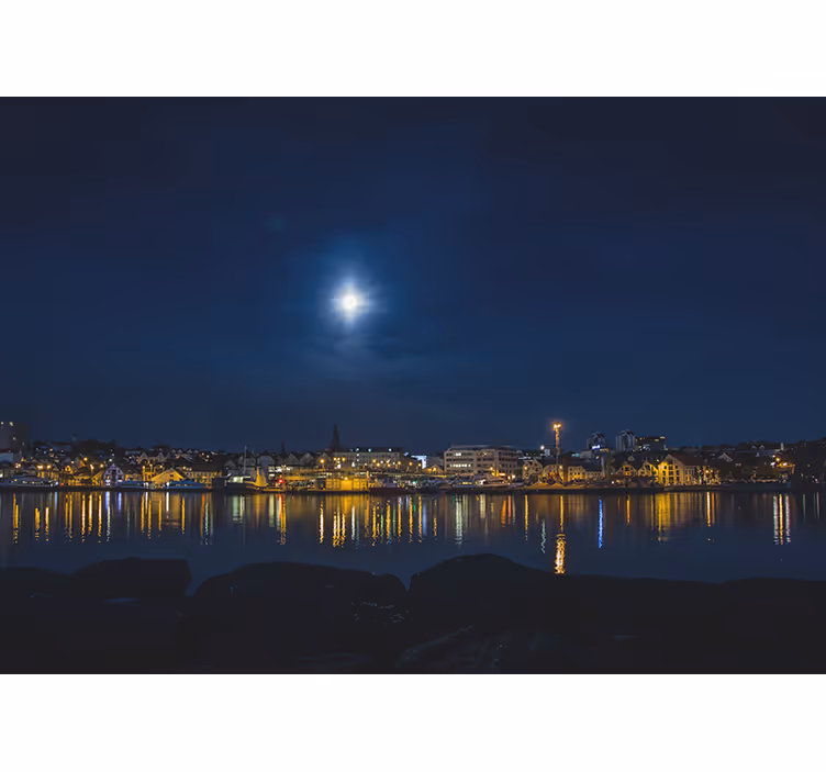 Tapisserie villes et pays reflets de ville au clair de lune - TenStickers