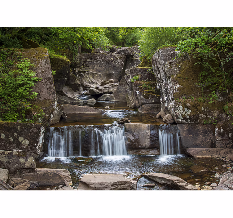 Tapisserie montagne chute d'eau sereine - TenStickers
