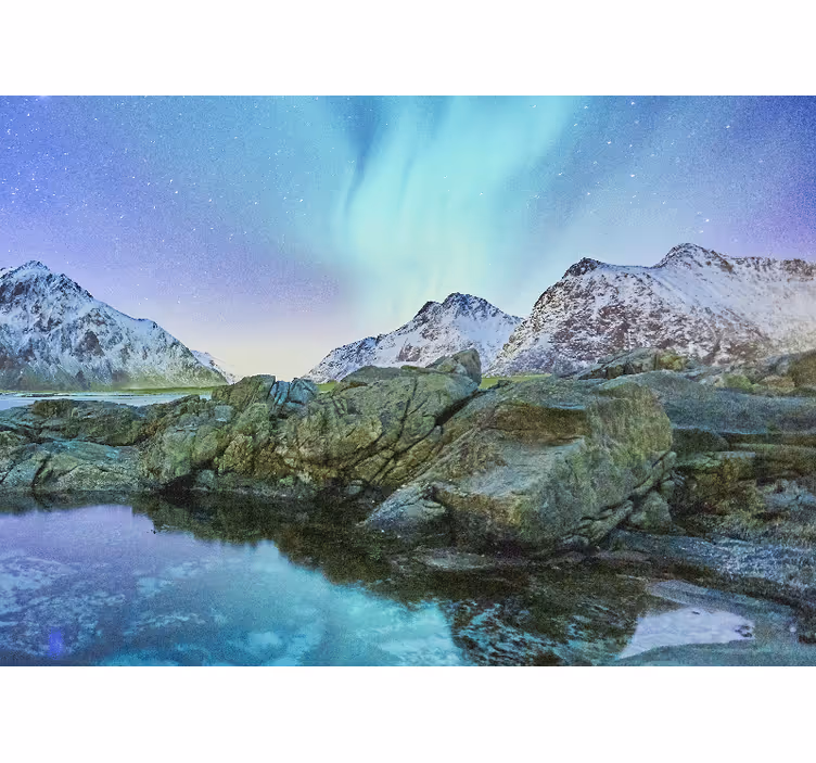 Tapisserie paysage reflet des aurores boréales - TenStickers