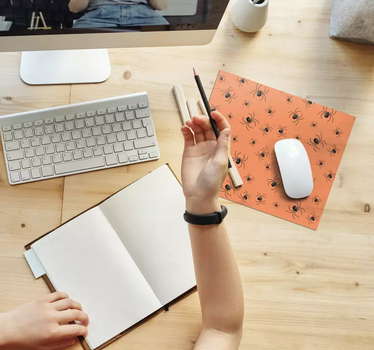 Tapis de souris Halloween orange avec araignées - TenStickers