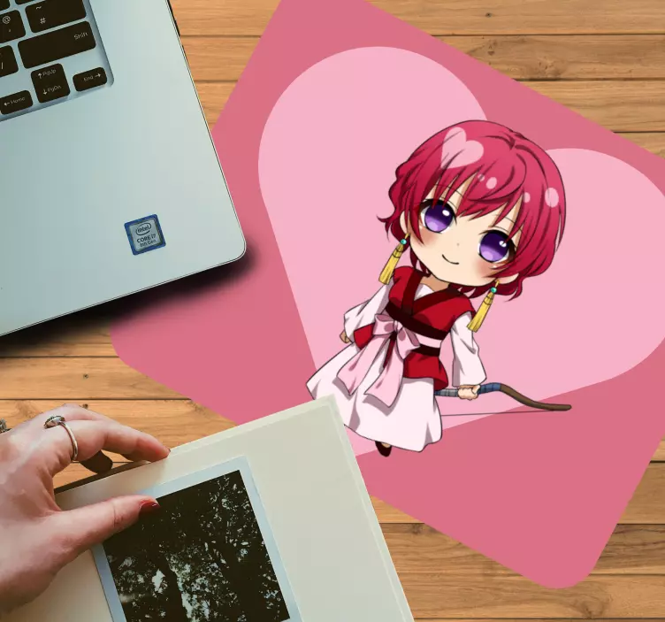 Tapis de souris animé personnage chibi avec cœur - TenStickers
