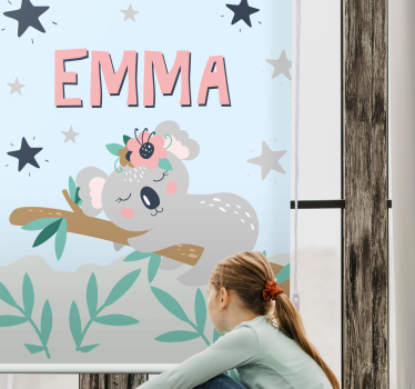Store enrouleur chambre enfant bébé koala avec son nom - TenStickers