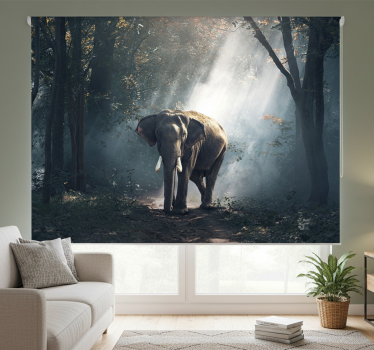 Store enrouleur salon éléphant dans la forêt - TenStickers