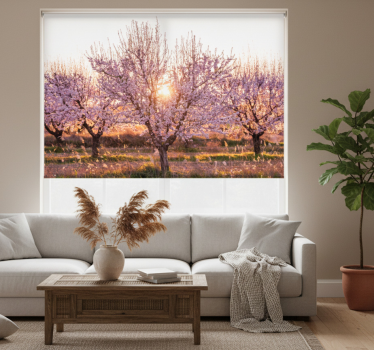 Store enrouleur salon paysage rose avec fleurs - TenStickers