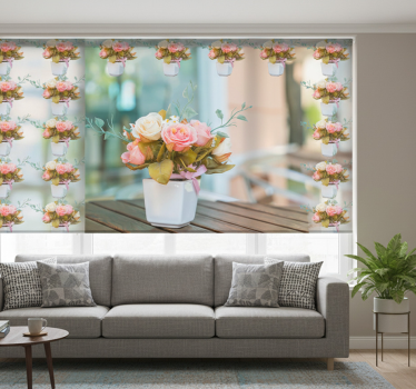Store enrouleur salon roses sur la table - TenStickers
