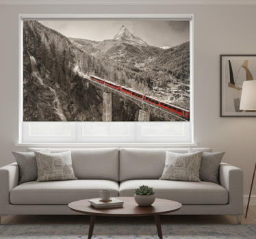 Store enrouleur salon train rouge sur un pont - TenStickers