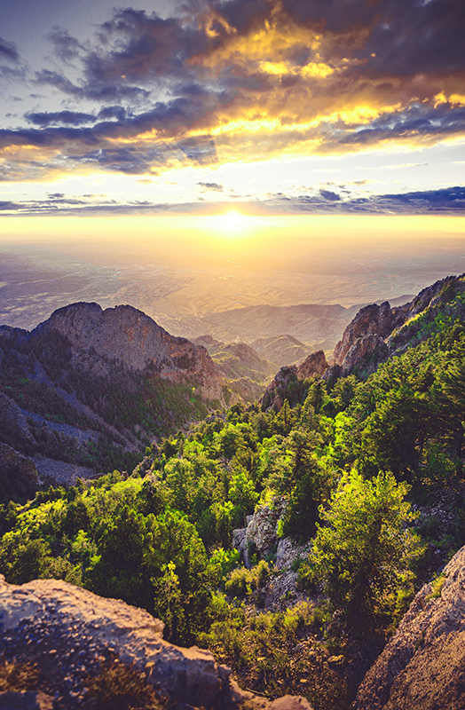 Poster salon lever de soleil sur la montagne - TenStickers