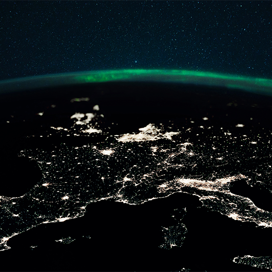 Poster carte du monde vue aérienne de nuit - TenStickers