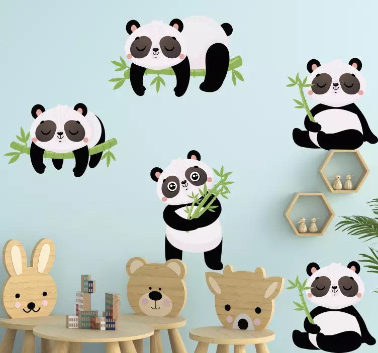 Sticker Animal Jungle Bébé pandas avec bambou - TenStickers