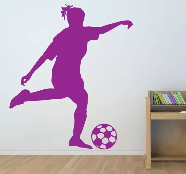 Sticker foot silhouette joueuse football tir - TenStickers