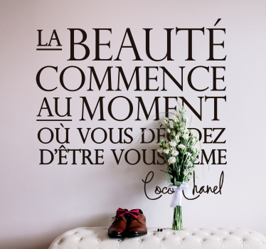 Sticker mural salon citation Coco Chanel beauté - TenStickers