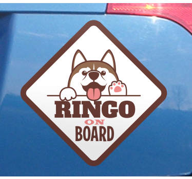 Sticker voiture chien à bord nom - TenStickers