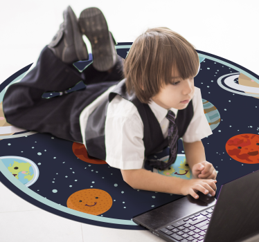 Tapis vinyle pour enfants cercle de planètes souriantes - TenStickers